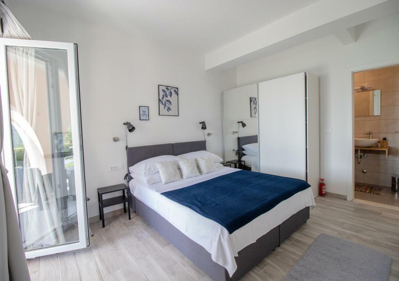Blue Horizon Apartment *